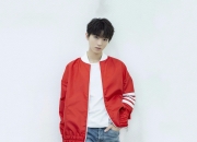 英雄联盟总决赛-雄鹿三节击溃独行侠，另一战场杰伦格林加冕硬仗之王？