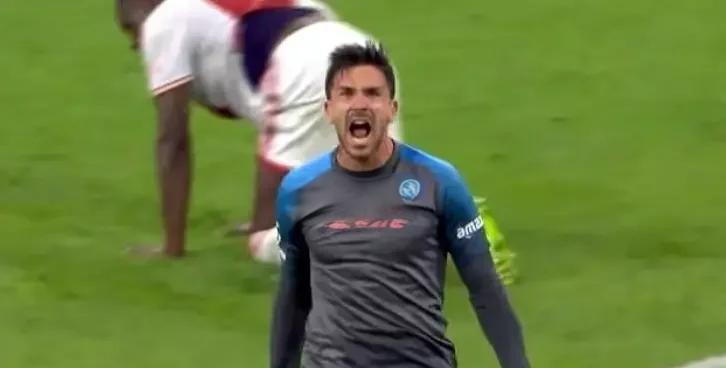 那不勒斯中场组织有序,取得关键胜利的简单介绍 那不勒斯中场组织有序,取得关键胜利的简单介绍