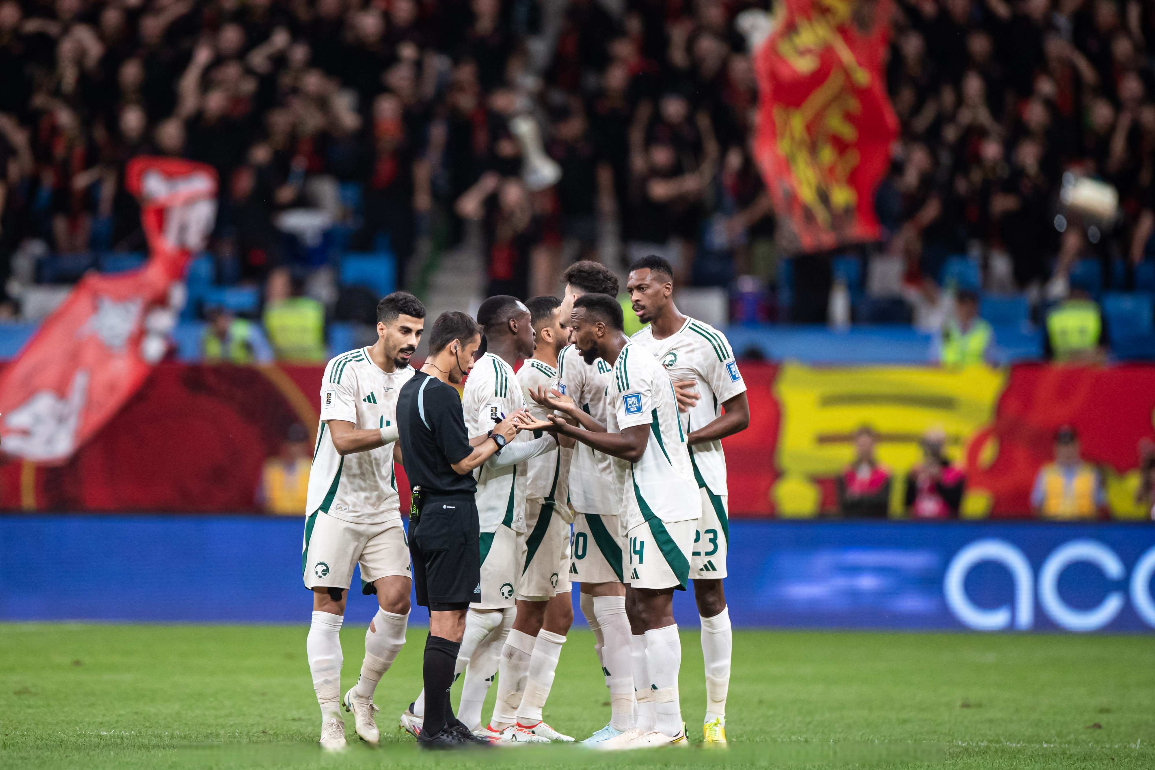 沙尔克队客场不敌对手,遭遇惨痛失利的简单介绍 沙尔克队客场不敌对手,遭遇惨痛失利的简单介绍