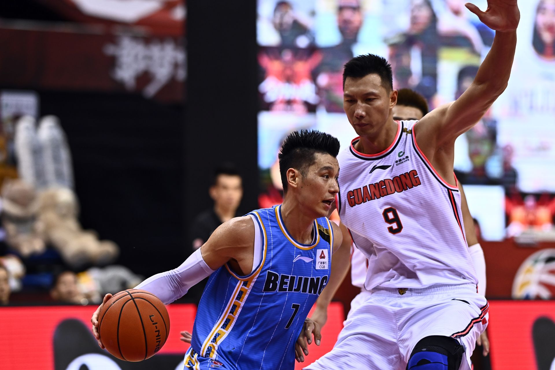 雷霆碾压新疆队，易建联刷新纪录