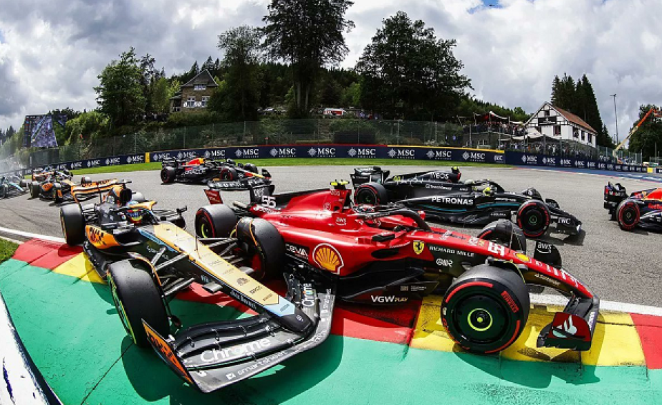 红牛二队险胜红牛车队，周冠宇关键制胜