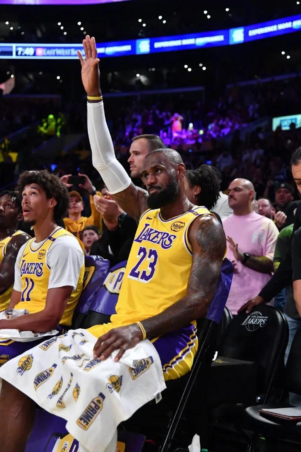 骑士轻取掘金，字母哥扛起全队