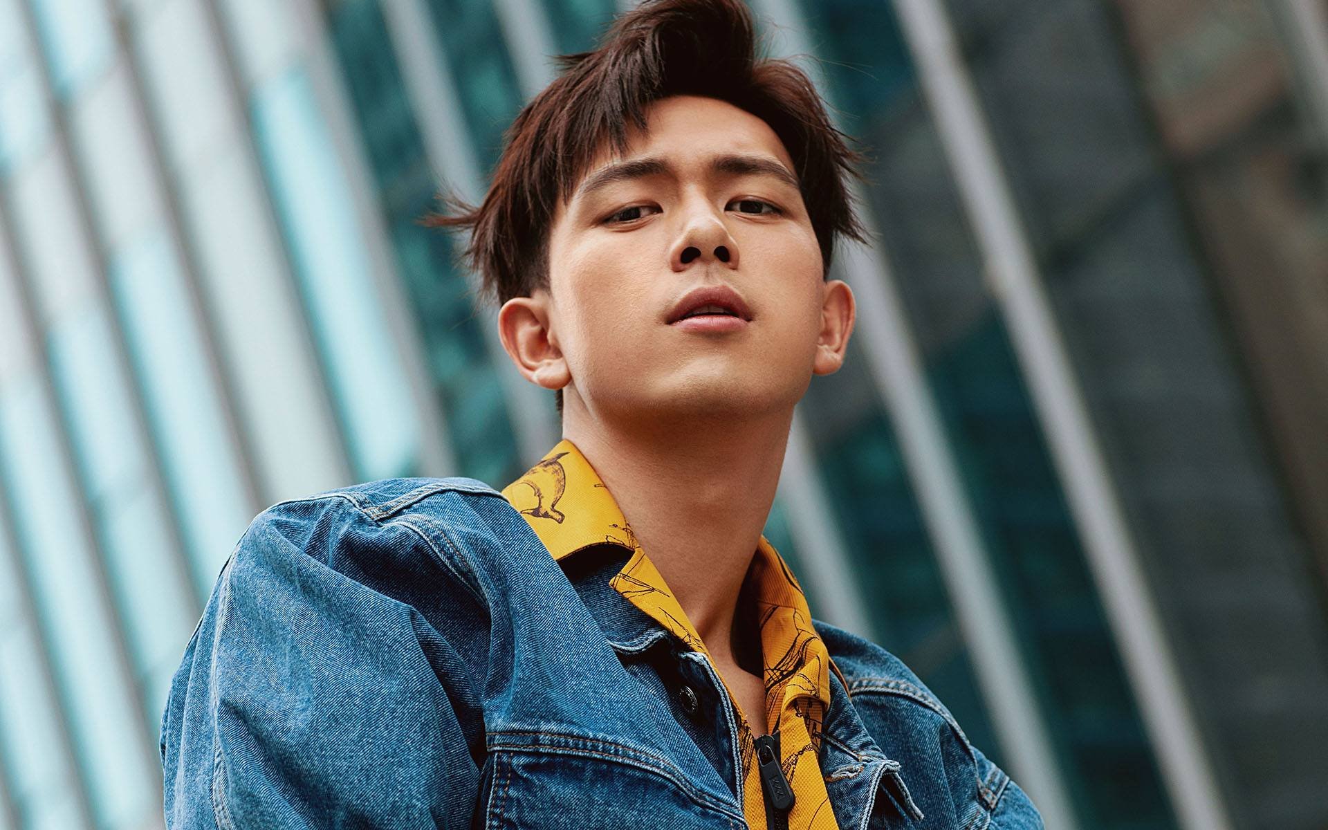 打穿,从纽约到北美,体育如何用蛮力撞碎象征的墙