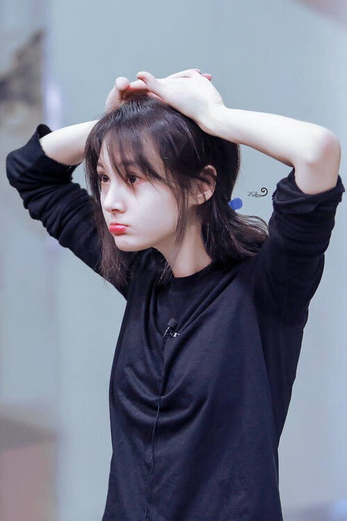 沙漠之狐的逆袭,穆西亚拉导演E组史诗翻盘,乌兹别克斯坦险些掀翻阿根廷
